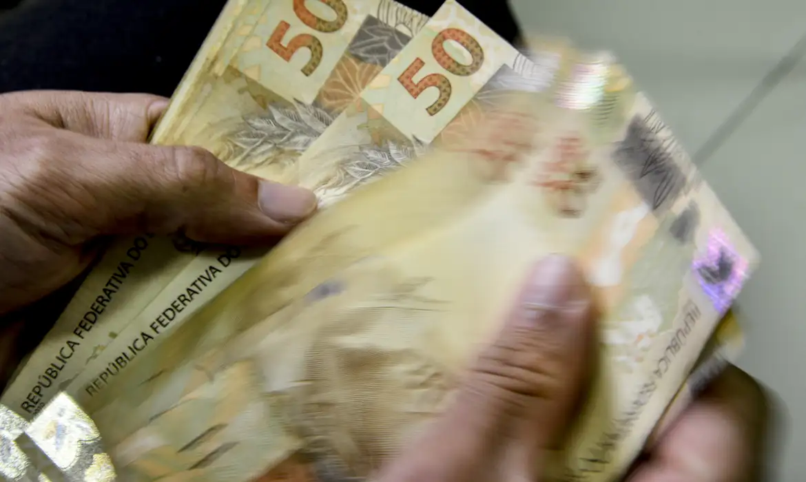 Mercado financeiro eleva previsão da inflação de 4,63% para 4,71%