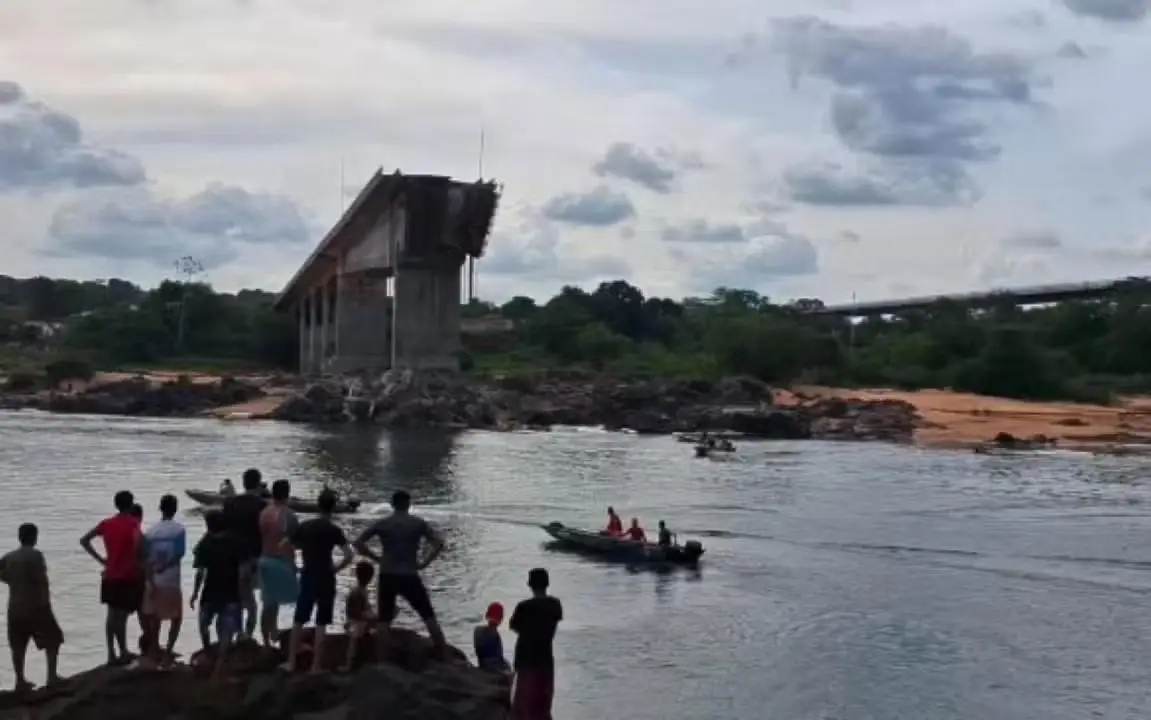 Ponte que liga Tocantins e Maranhão desaba nesta tarde