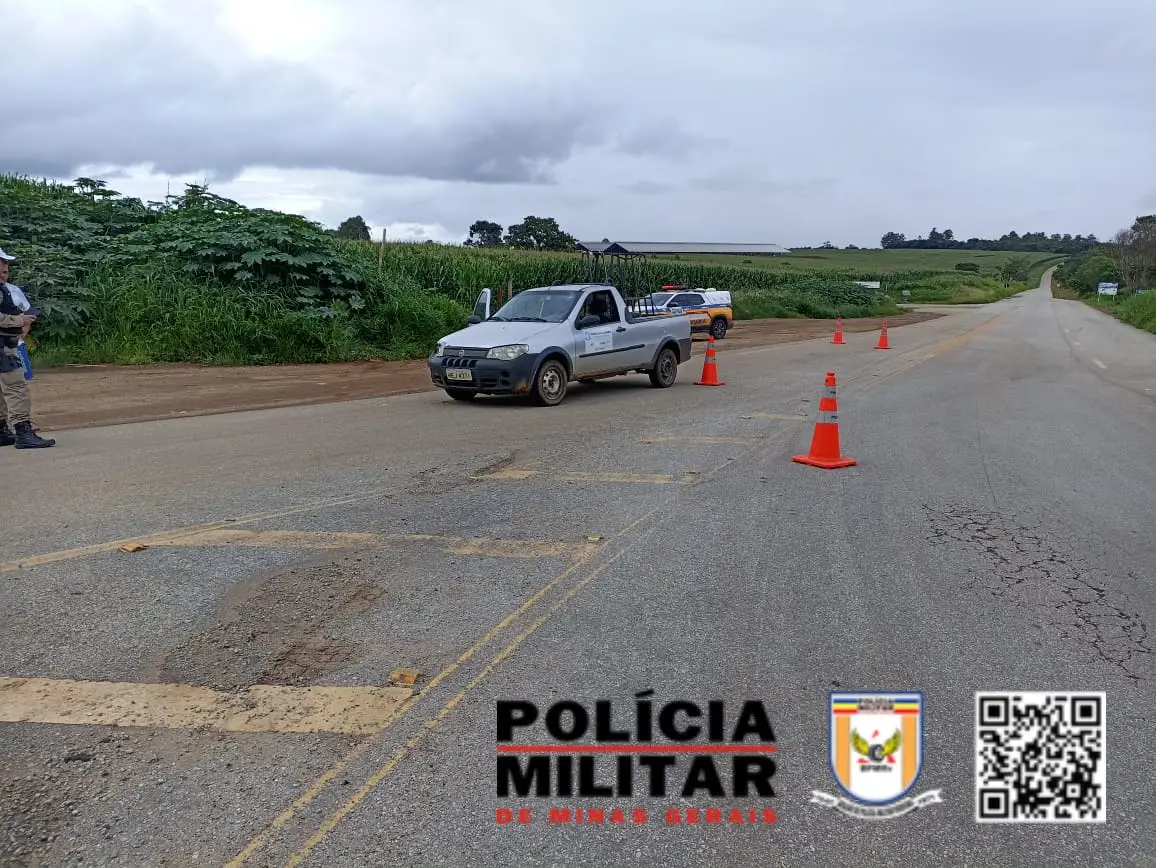 Acidente entre moto e carro interdita BR-352