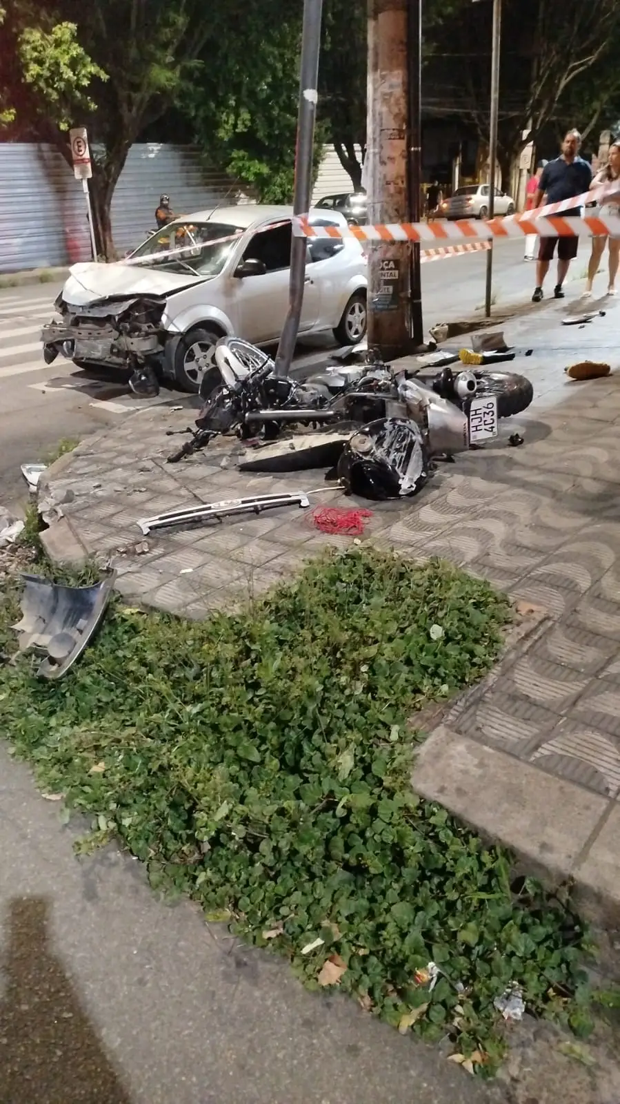 Motociclista fica gravemente ferido em acidente no Centro de Divinópolis