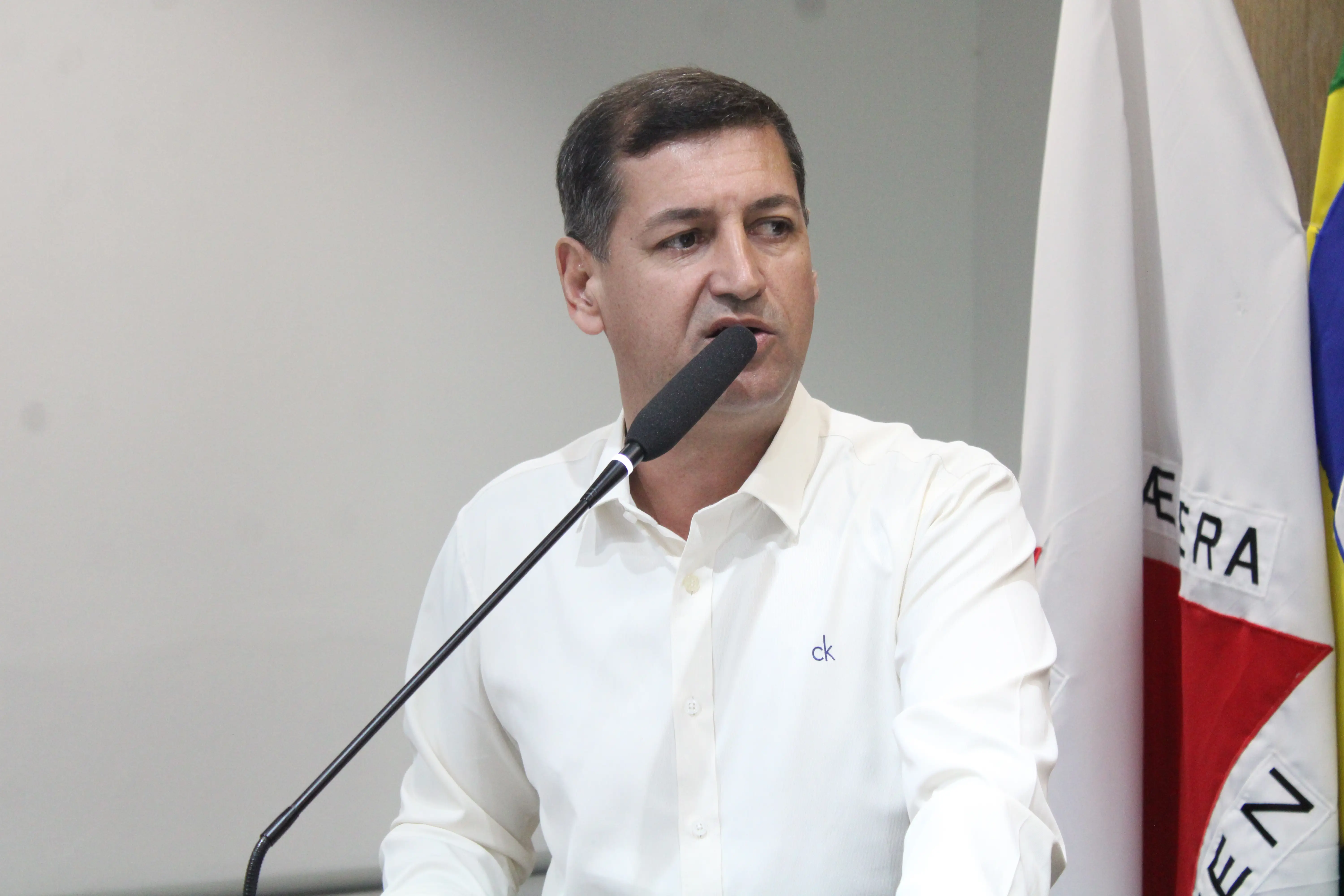 Influenciador é obrigado a apagar trecho de vídeo associando vereador a caso de violência doméstica