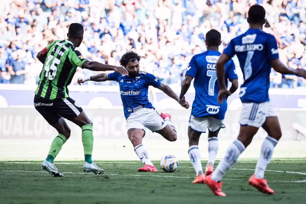Cruzeiro e América empatam em clássico tenso, e vaga na final do Mineiro segue indefinida