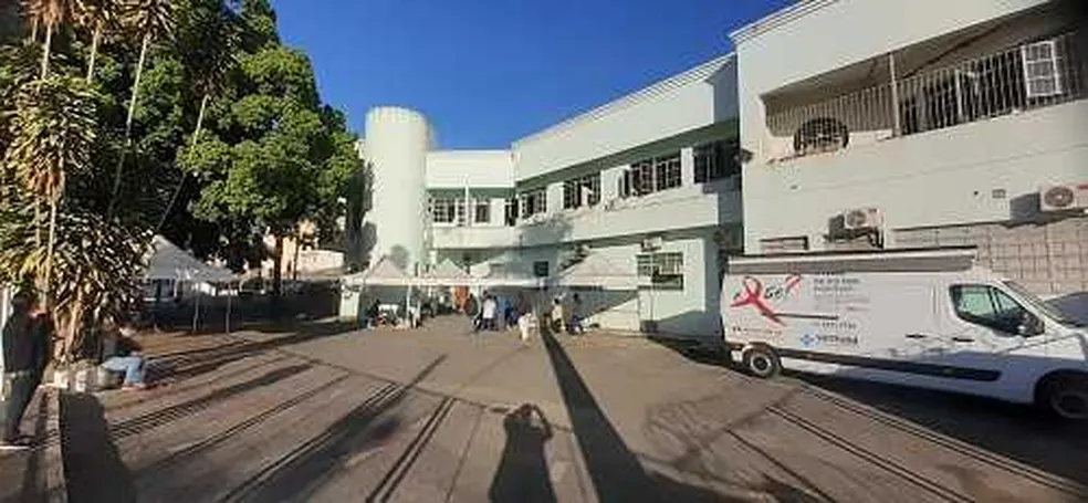 Técnica de enfermagem é exonerada por usar horário do expediente para gerenciar buffet próprio em Divinópolis