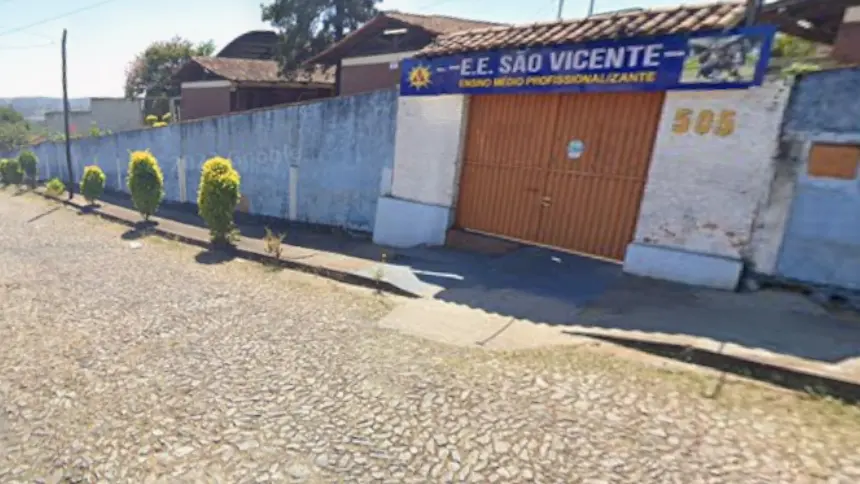 Adolescente de 14 anos é agredido em escola de Divinópolis e entra em convulsão durante registro de ocorrência
