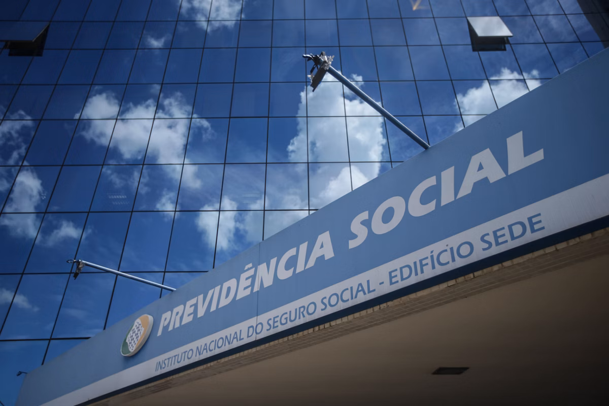 INSS atrasa pagamento de revisão de auxílios, aposentadorias por invalidez e pensões por morte