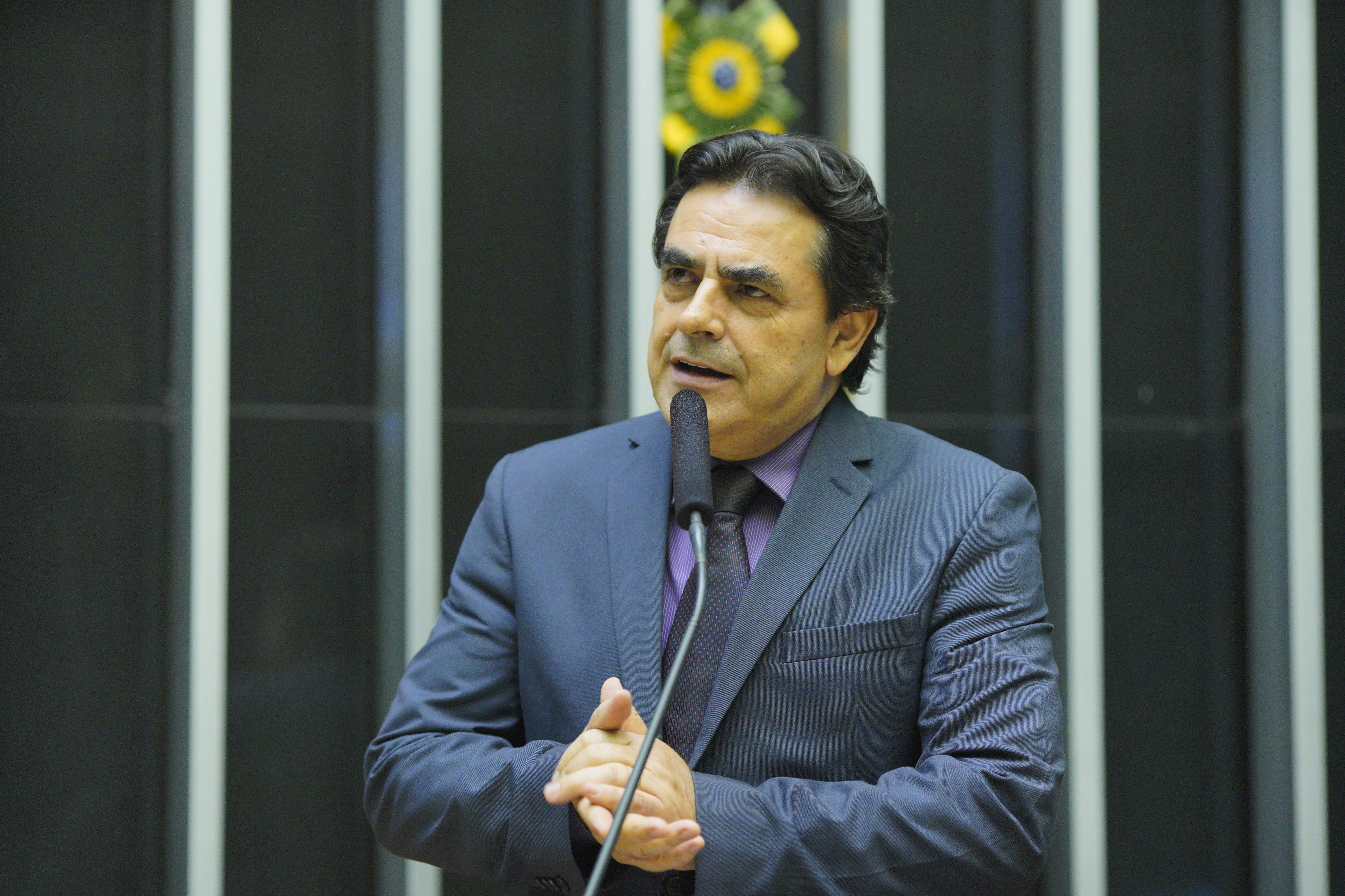 Proposto por Domingos Sávio, projeto de Conscientização sobre Doenças Intestinais é aprovado no Senado
