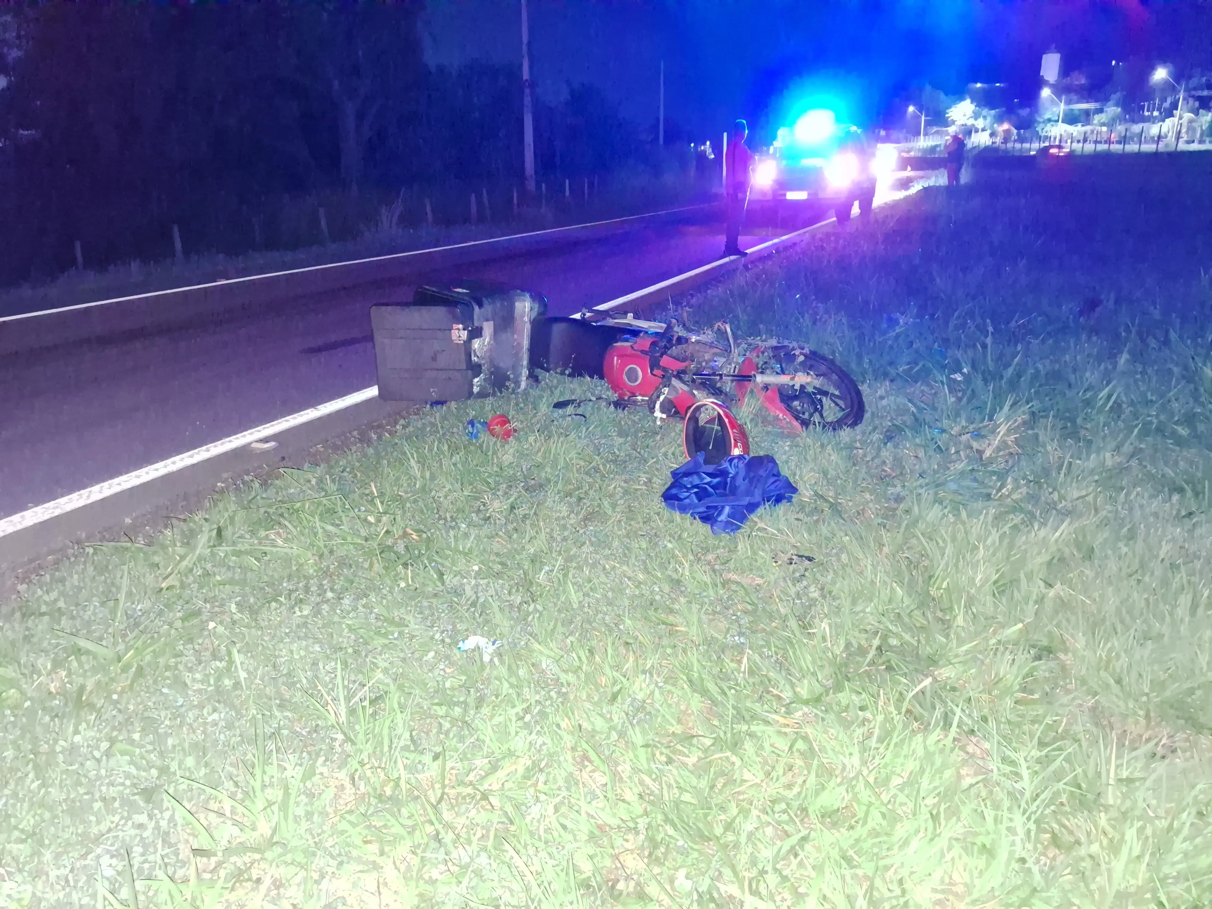 Colisão entre moto e bicicleta na MG-050 deixa uma vítima fatal e uma em estado grave em Itaúna
