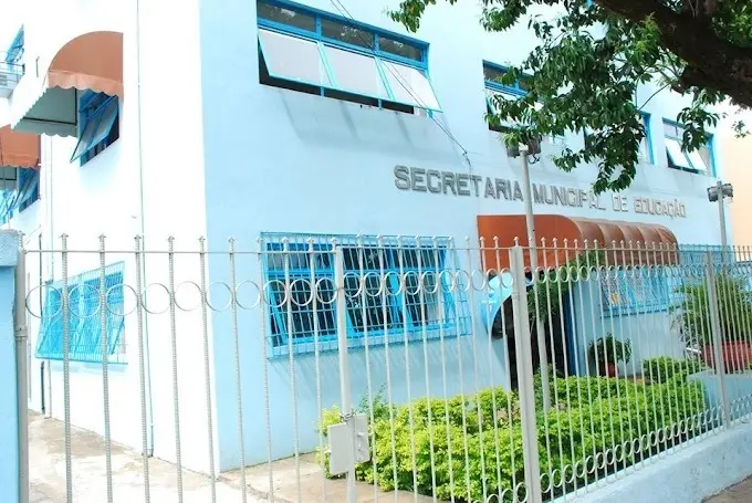 Prefeitura afasta professora após incidente com criança em escola de Divinópolis