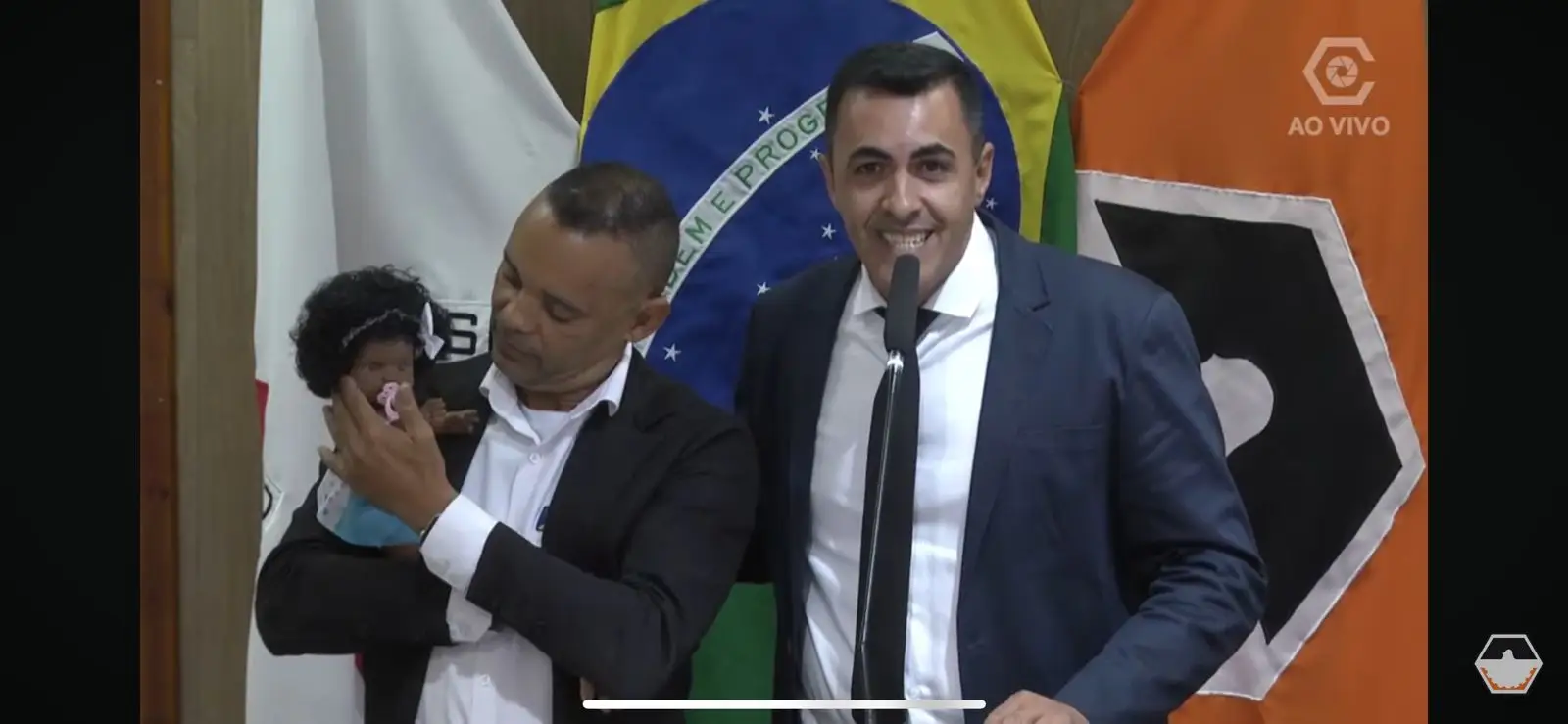 Deputado mineiro propõe multa para quem pedir atendimento no SUS a bebês reborn