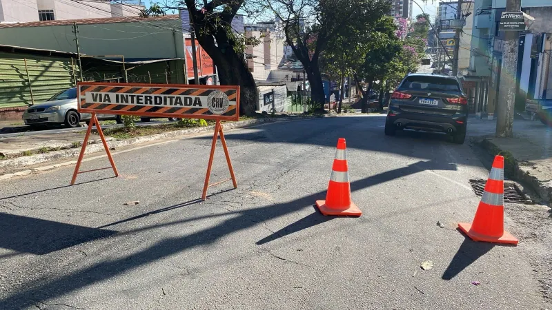 Obras na rua Goiás estão paralisadas durante o fim de semana