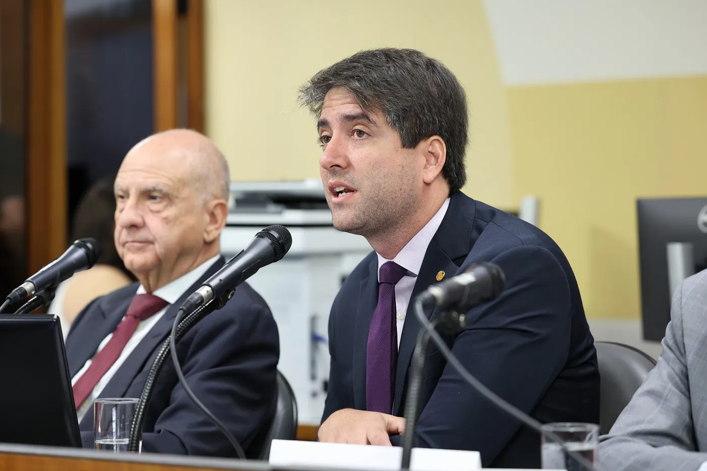Deputados se preocupam com a destinação de recursos da saúde