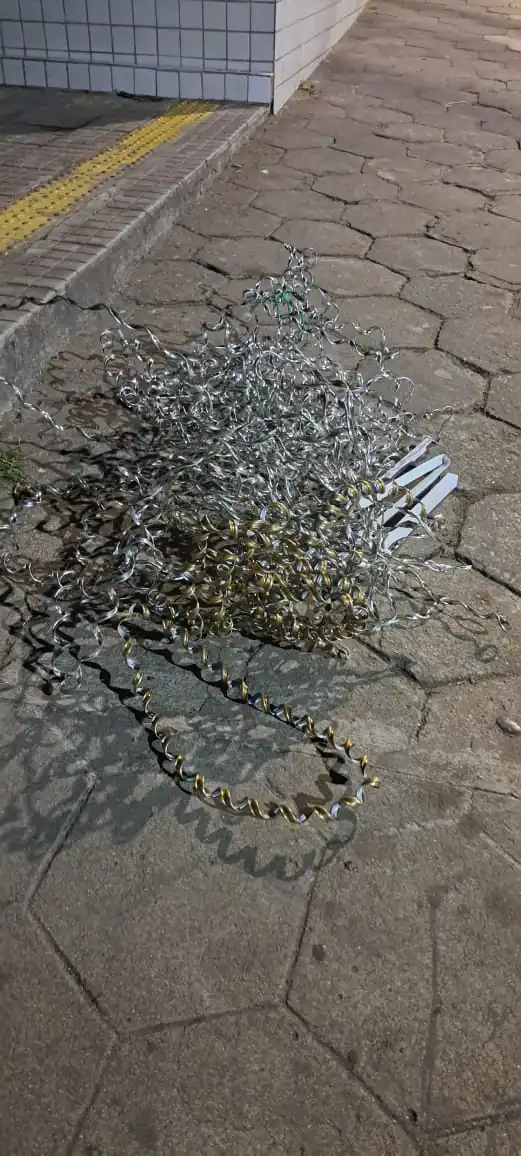 Dois homens são presos furtando materiais em agência bancária no Centro de Divinópolis