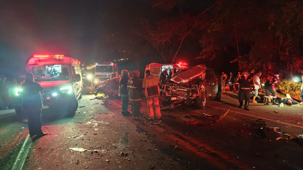 Grave acidente é registrado na MG-050 entre Divinópolis e Itaúna