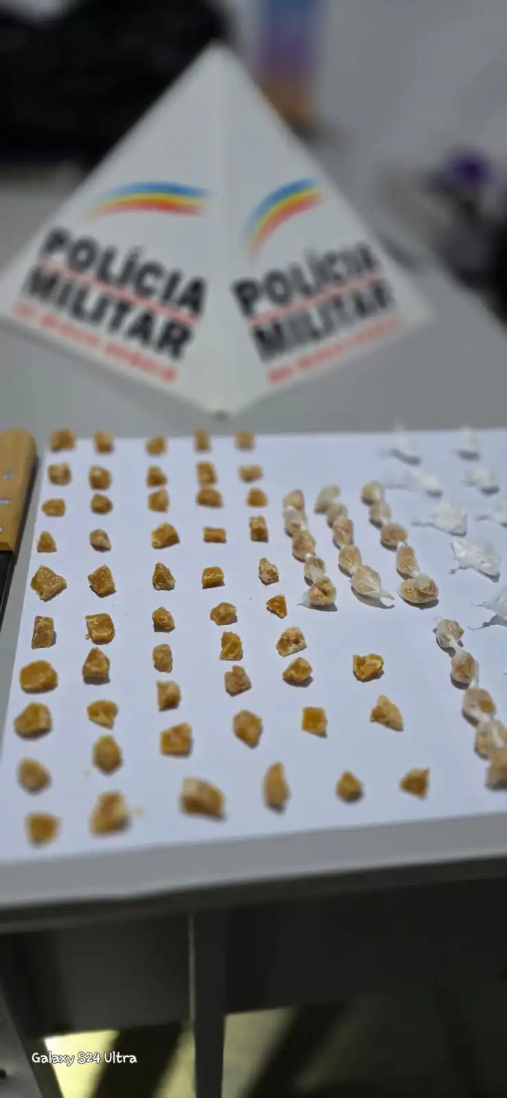 Dupla é presa por tráfico de drogas durante operação da PM em Iguatama