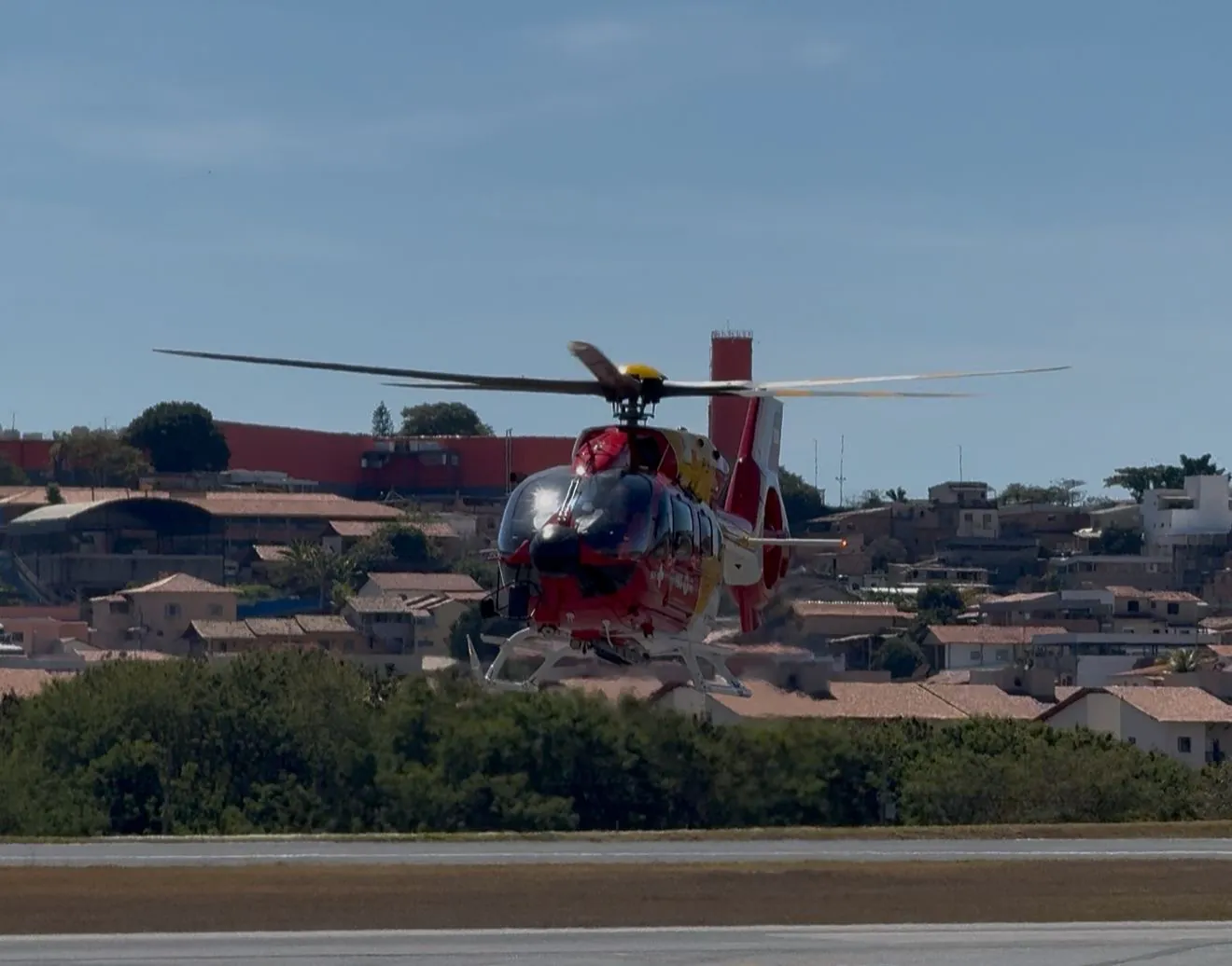 Criança picada por escorpião é transferida de helicóptero de Santa Bárbara para Belo Horizonte