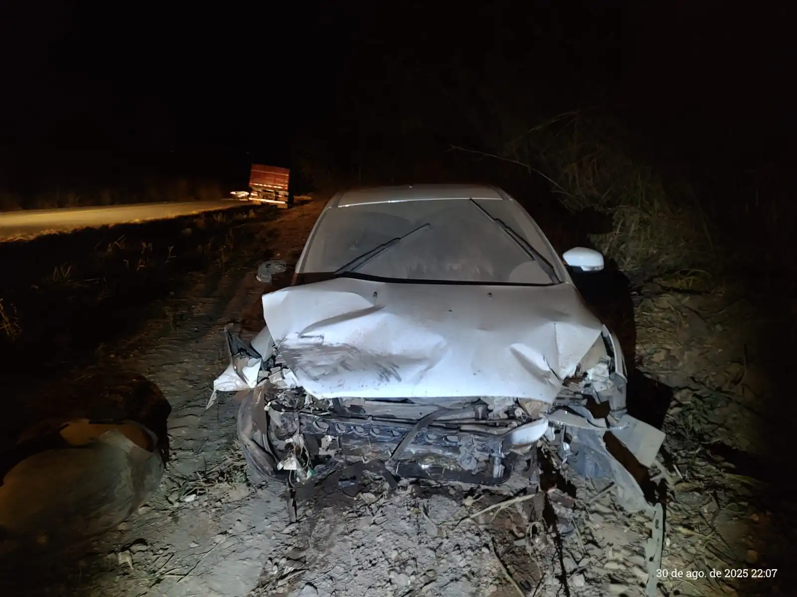 Jovem fica ferida após acidente na MG-060 em Pequi