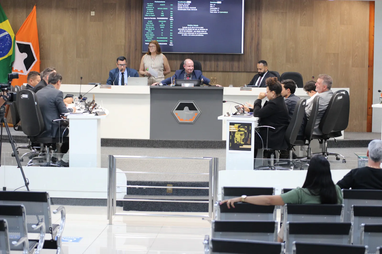 Vereadores retomam reuniões com projeto de Bíblia nas escolas