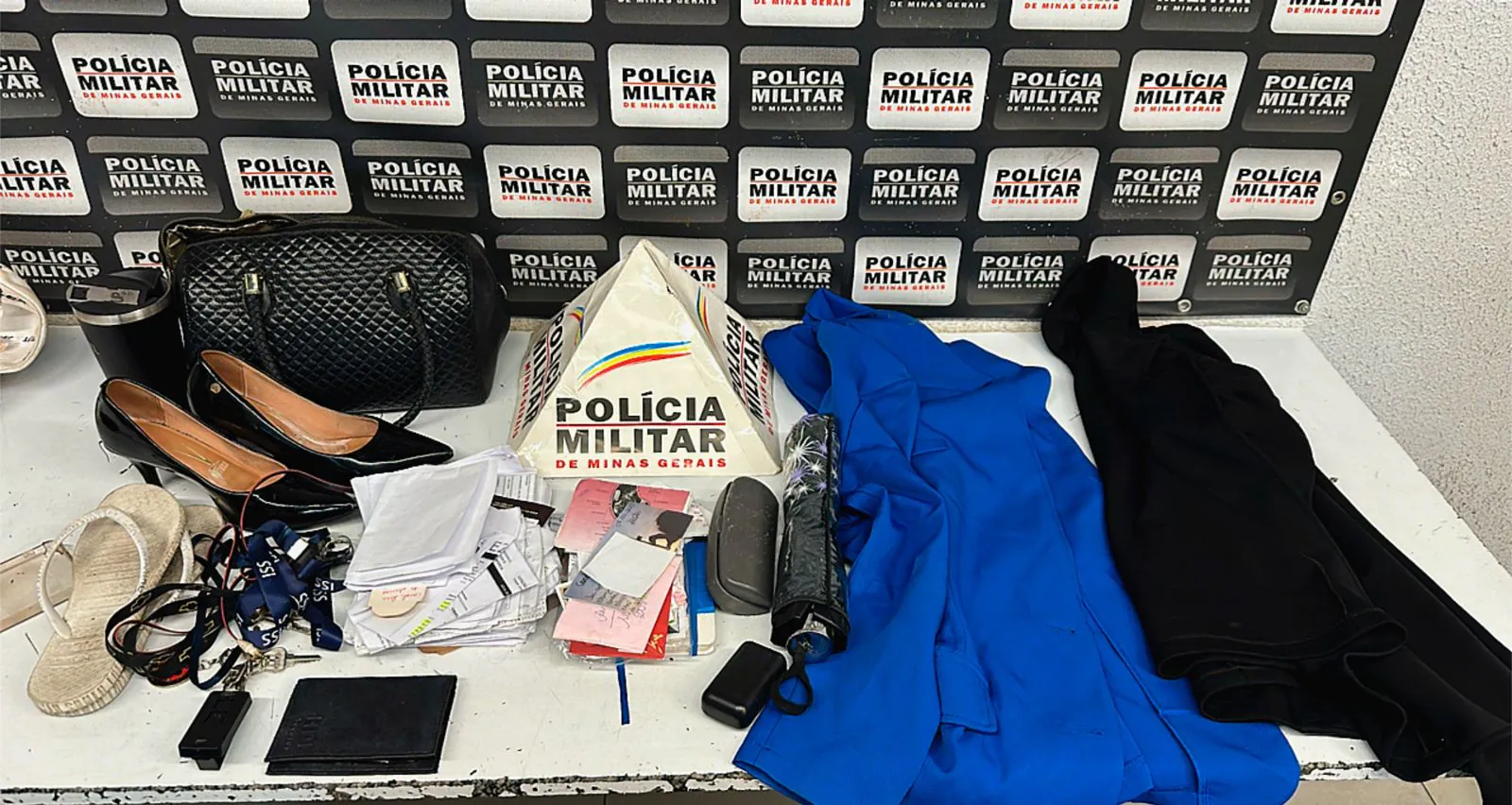 PM prende autor de roubo e recupera veículo e pertences da vítima