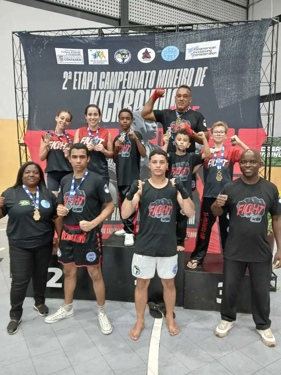 Atletas de Cajuru participam de etapa do estadual de Kickboxing