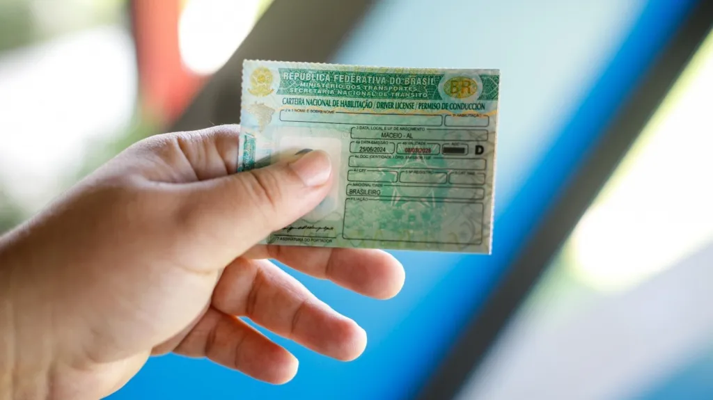 Governo planeja acabar com obrigatoriedade de autoescola para tirar CNH