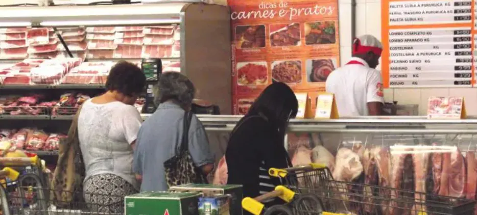 Apesar do tarifaço imposto pelos EUA, carne bovina continua cara
