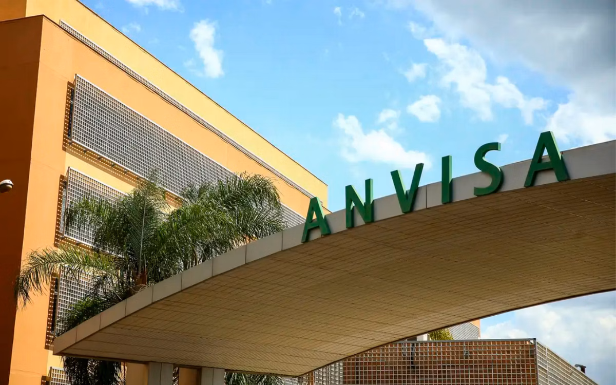 Anvisa proíbe alimento infantil e suspende lote de molho de pimenta; veja produtos afetados