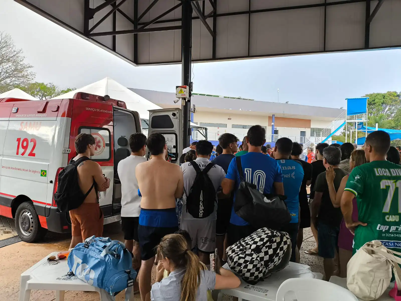 Onde a dor une, a fé resiste: manifestações de esperança une diversas pessoas em Divinópolis