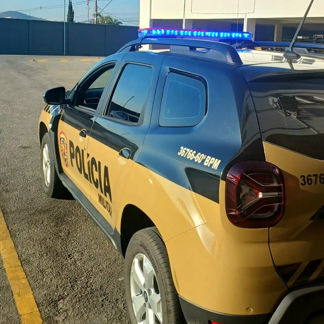 Mulher mata marido com facada no peito em Arcos após sucessivas agressões