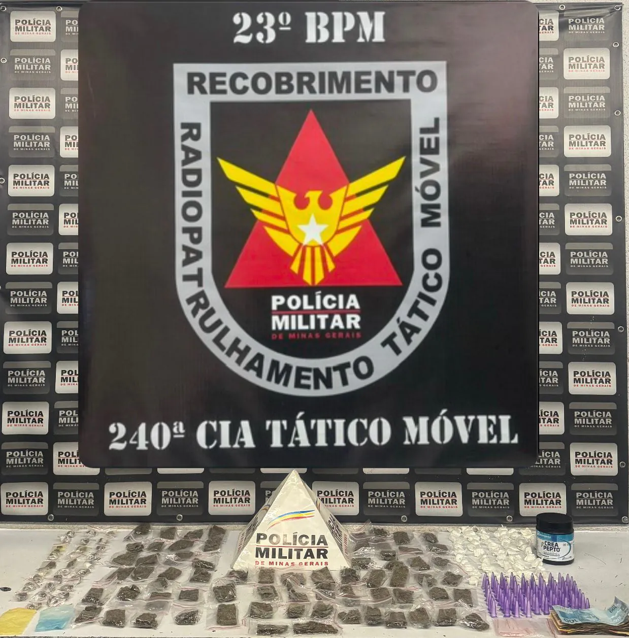 PM prende casal com grande quantidade de drogas após perseguição e acidente no Centro de Divinópolis