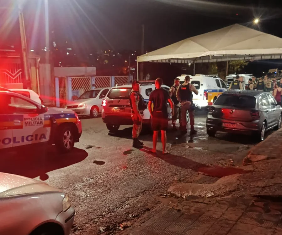 Homem é ameaçado em igreja após acusação de assédio contra adolescente em Divinópolis