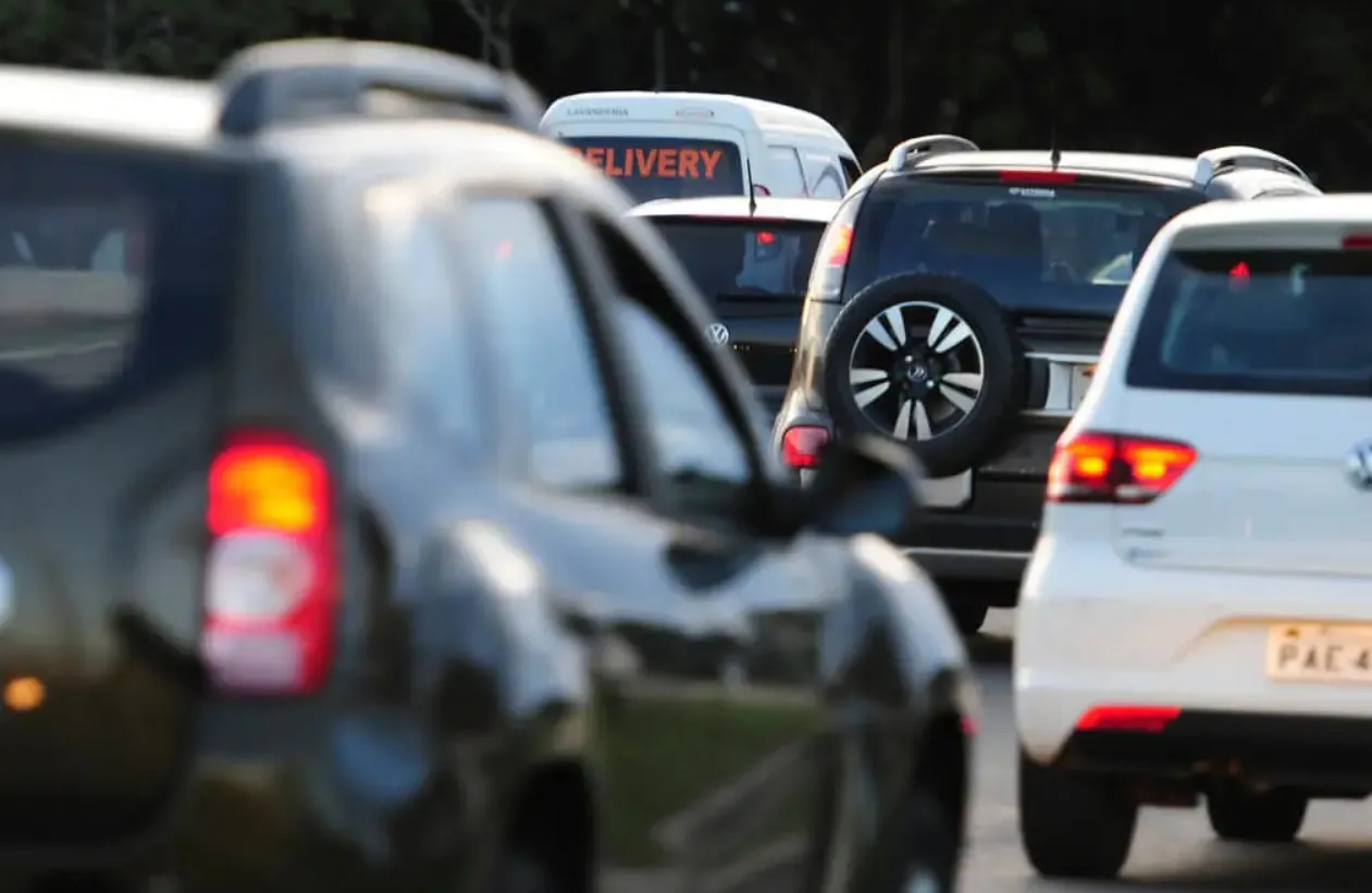 Motoristas podem regularizar veículos via Pix durante blitz