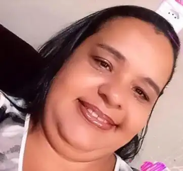 Extraditada de Portugal, mulher é acusada de série de mortes dos próprios filhos em Minas