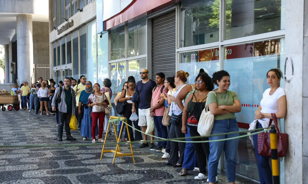Com Divinópolis entre as cidades de aplicação, prova discursiva do CNU reúne mais de 42 mil candidatos neste domingo