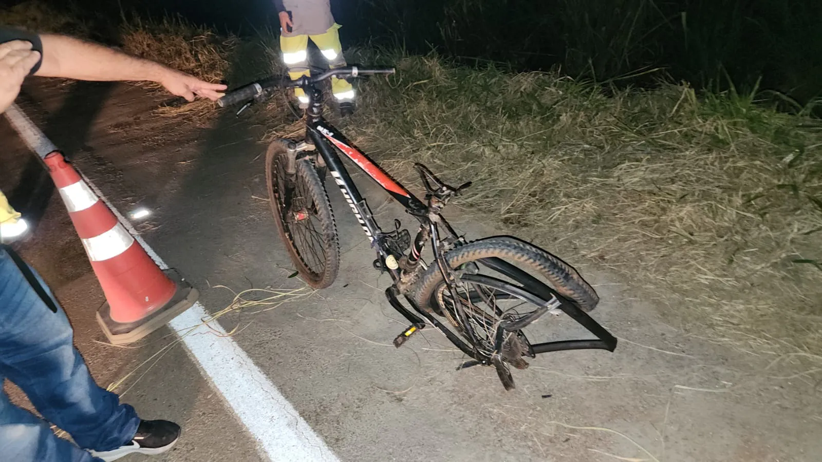 Ciclista morre após se envolver em acidente com caminhonete na MG-050, em Formiga