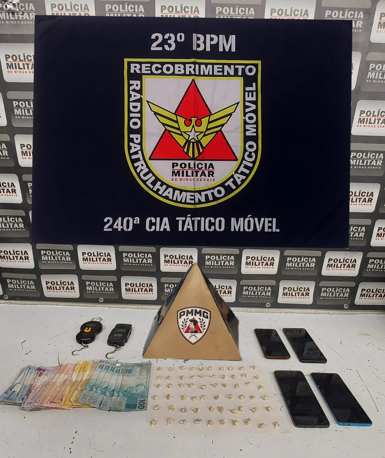 Homem é preso por tráfico de drogas no bairro Danilo Passos em Divinópolis