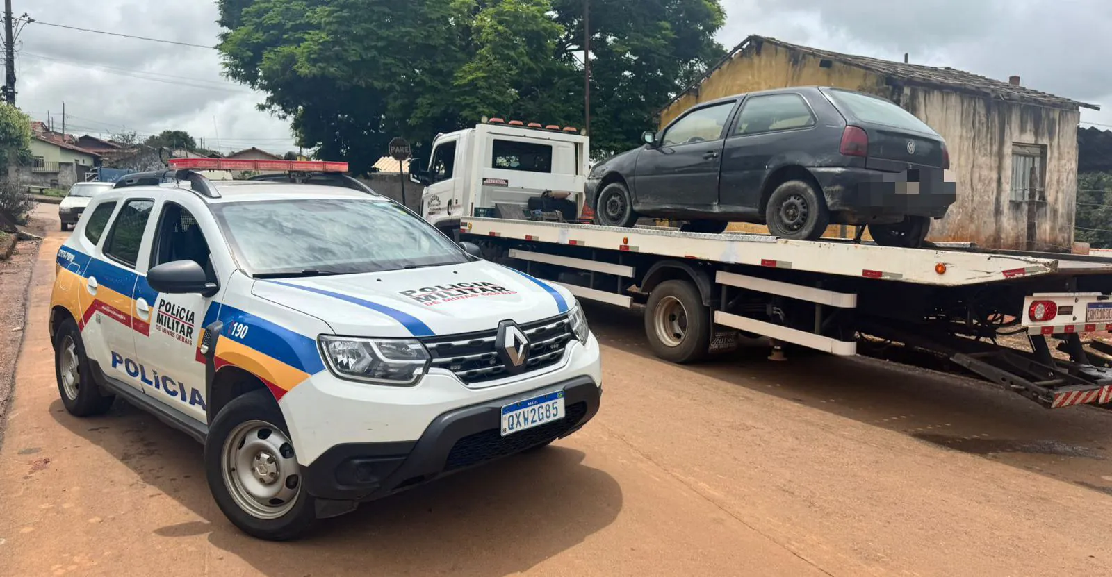 Polícia Militar recupera veículo furtado e prende três suspeitos em Luz