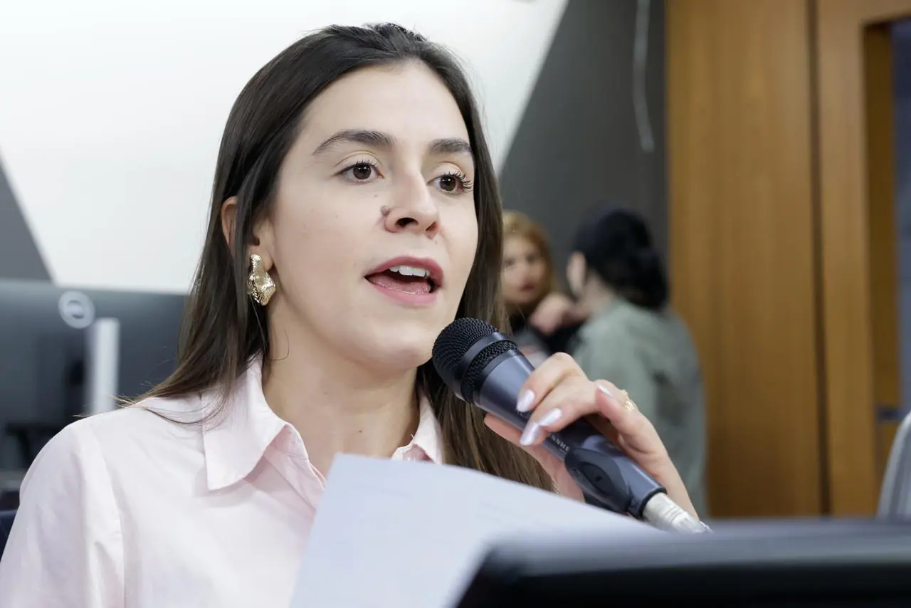 Deputada Lohanna cobra planejamento e denuncia despreparo de secretário de Educação de MG