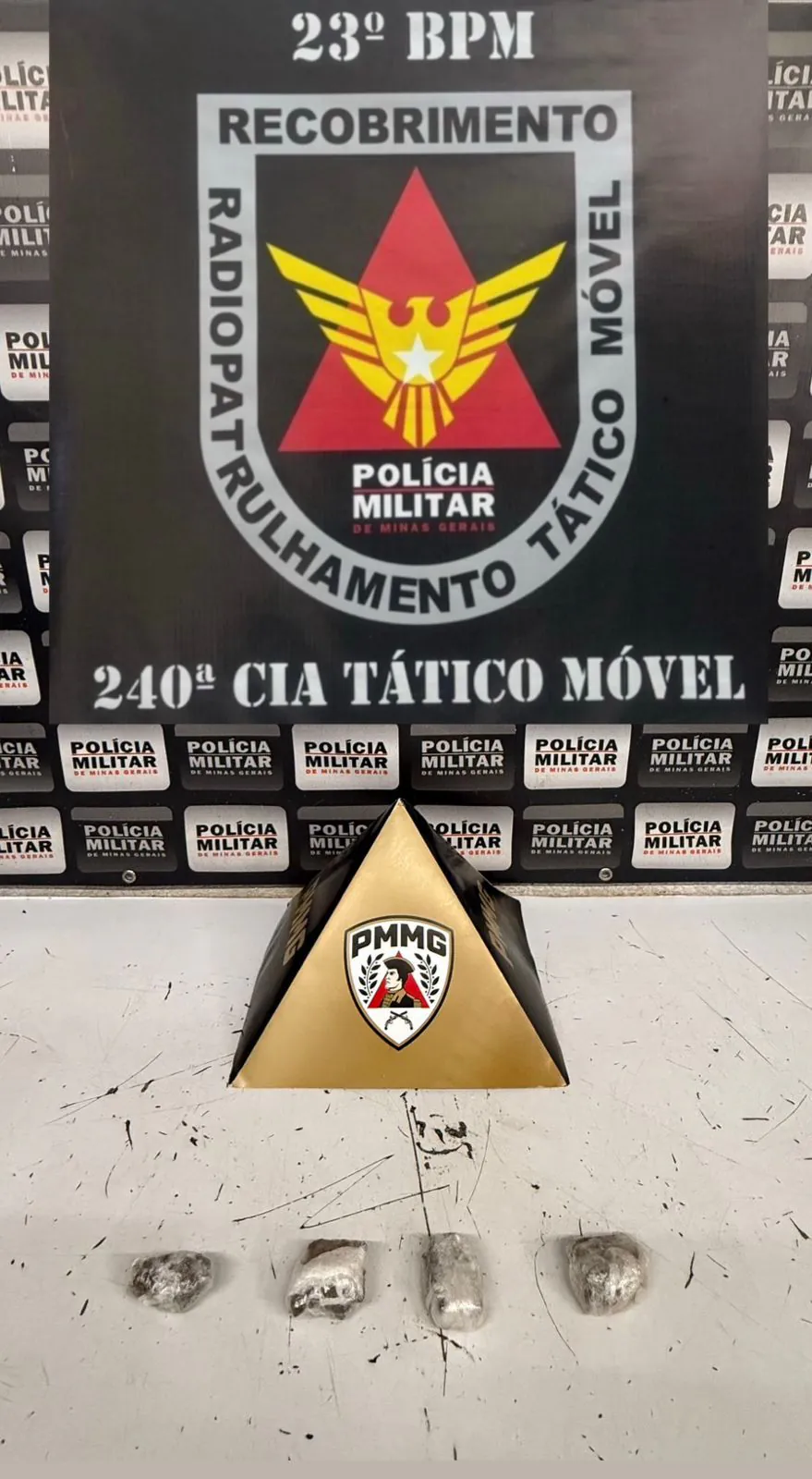 PM prende dois homens e apreende drogas e motocicleta adulterada em Divinópolis