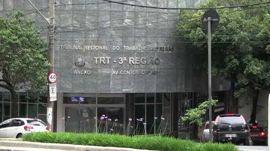 TRT nega condenação por racismo em Divinópolis e classifica falas como 'brincadeiras' no trabalho