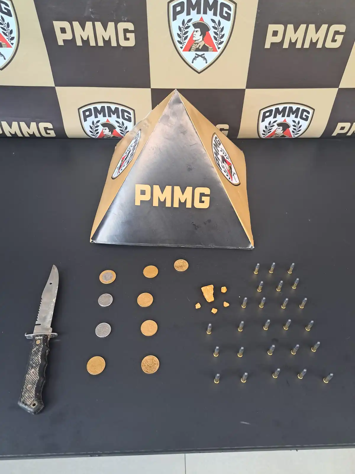 PM apreende drogas e munições em Divinópolis